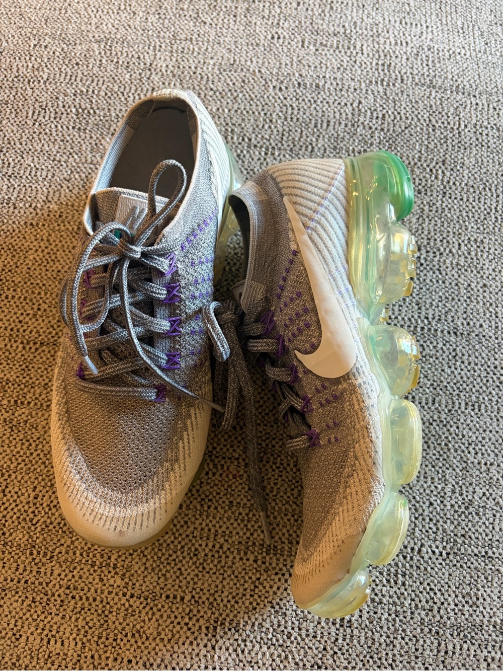 Nike Air Vapor Max women’s flyknit sneakers size 9.5